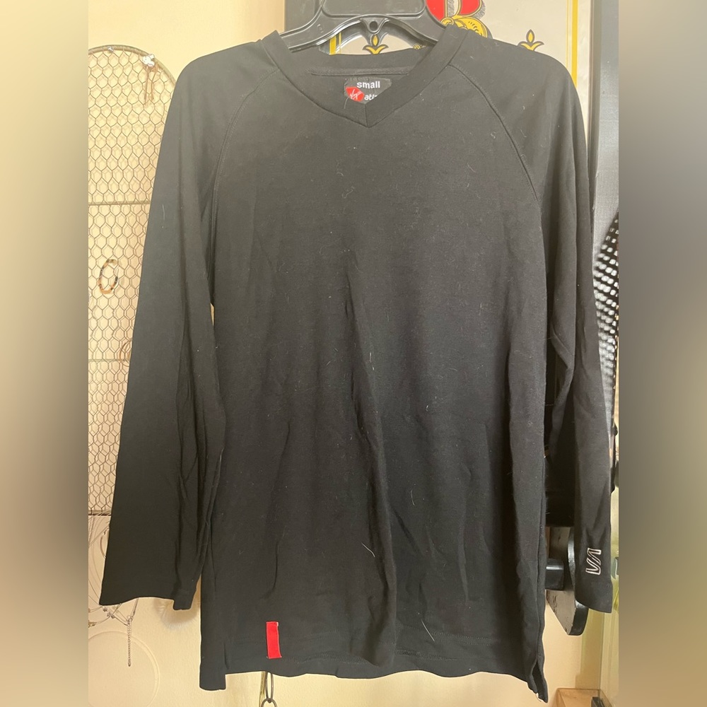 Black Men’s V-Neck Longsleeve